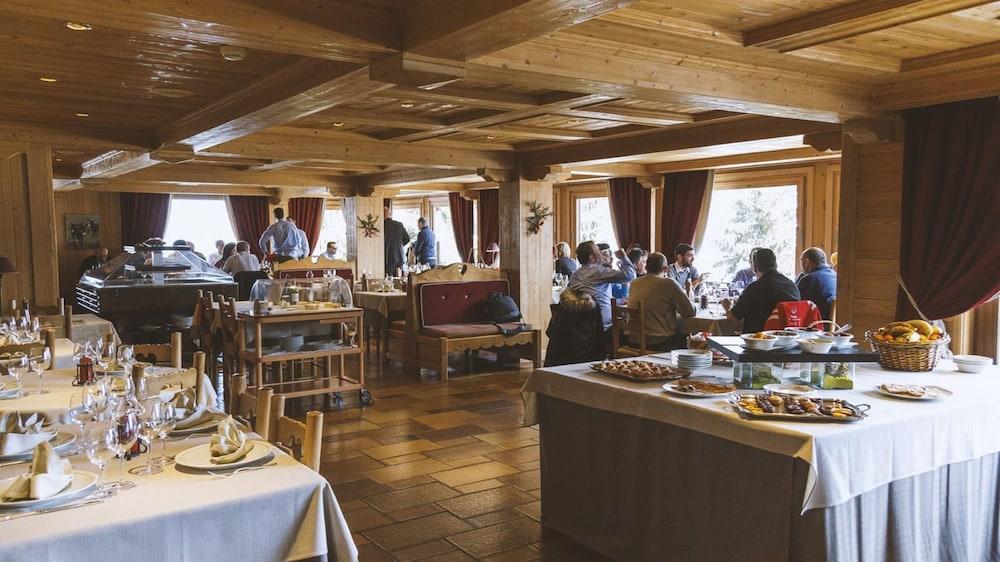 Aux Ducs De Savoie Hotel Combloux Eksteriør billede